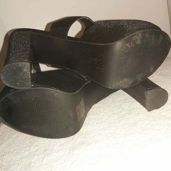 Black shiny platforms - Picture 4 of 4